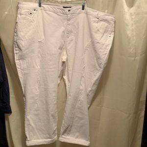 Womens size 34 white capri pants